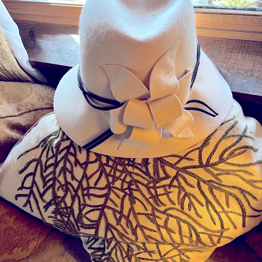 Women’s bucket hat
